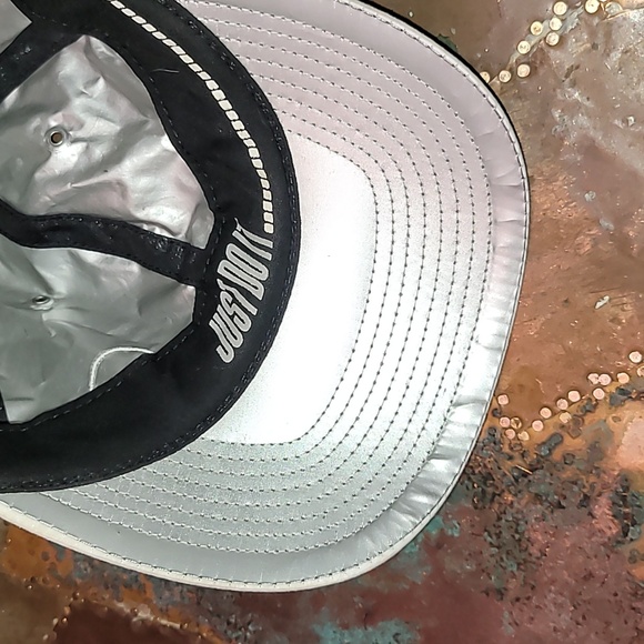 Vintage. 90s. Nike. Nylon. Adjustable strap. One size fits most. Hat - Picture 11 of 13